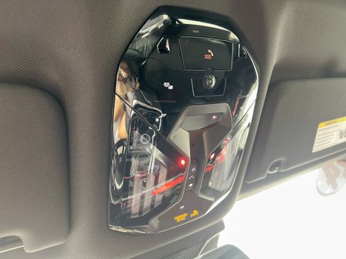 Used 2024 BMW 740i image 22