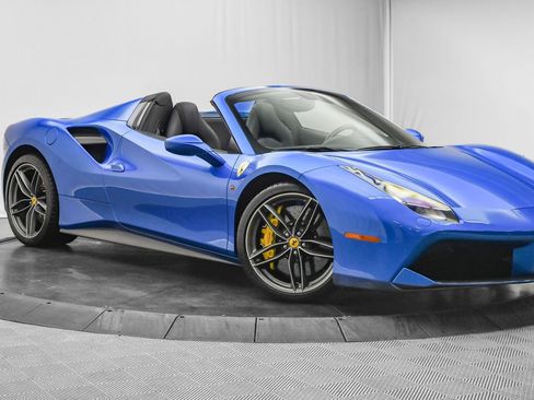 Used 2018 Ferrari 488 Spider image 2