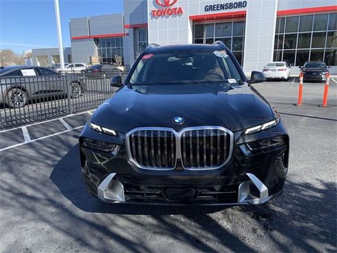 Used 2025 BMW X7 xDrive40i image 3
