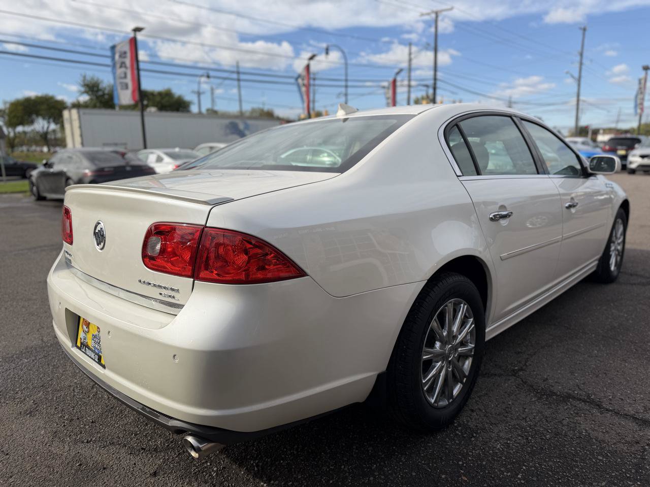 Used 2011 Buick Lucerne CXL FWD image 6