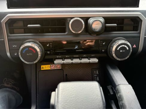 Used 2025 Toyota 4Runner TRD Off-Road Premium image 23