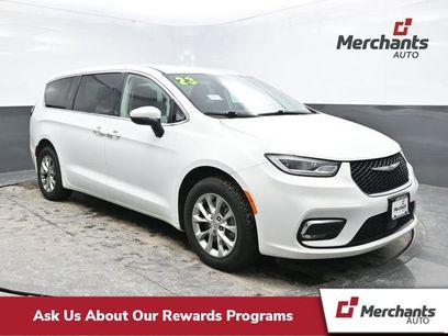 Used 2023 Chrysler Pacifica Touring-L