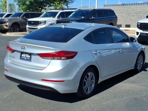 Used 2017 Hyundai Elantra SE image 4