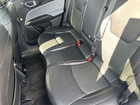 Used 2023 Jeep Compass Latitude image 25