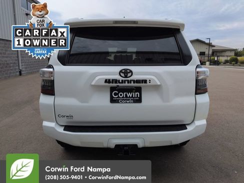 Used 2021 Toyota 4Runner SR5 Premium w/ Moonroof Package AWD/4WD image 4