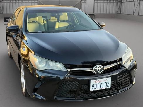 Used 2015 Toyota Camry SE FWD image 4
