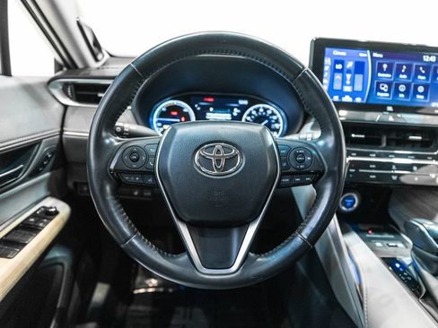 Certified 2021 Toyota Venza XLE w/ Softex Package AWD/4WD image 18