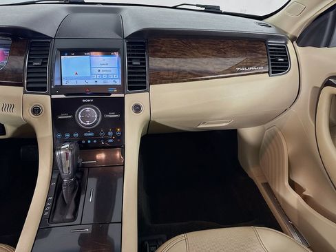 Used 2017 Ford Taurus Limited image 26