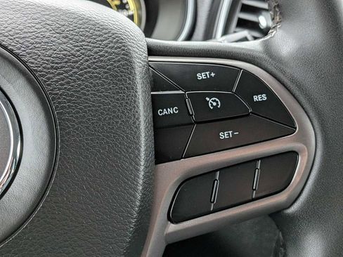 Used 2022 Jeep Cherokee Latitude Lux image 25