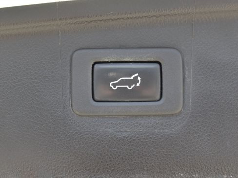 Used 2017 Subaru Outback 3.6R Limited AWD/4WD image 32