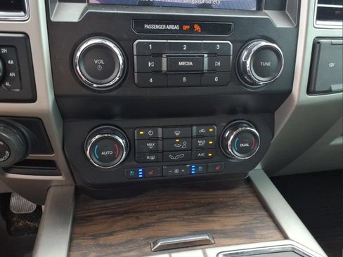 Used 2020 Ford F150 Lariat AWD/4WD image 28