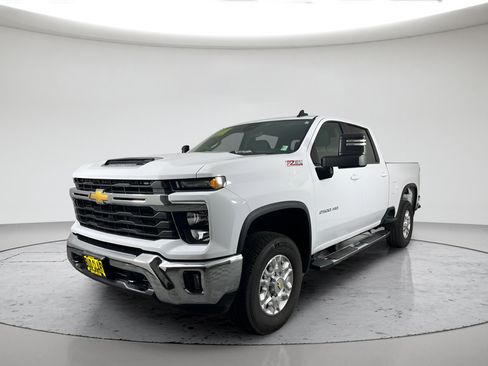 Used 2025 Chevrolet Silverado 2500 LT w/ Convenience Package AWD/4WD image 7