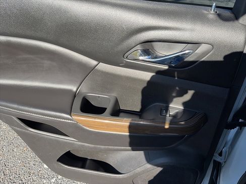 Used 2018 GMC Acadia SLE w/ Driver Alert Package I image 30