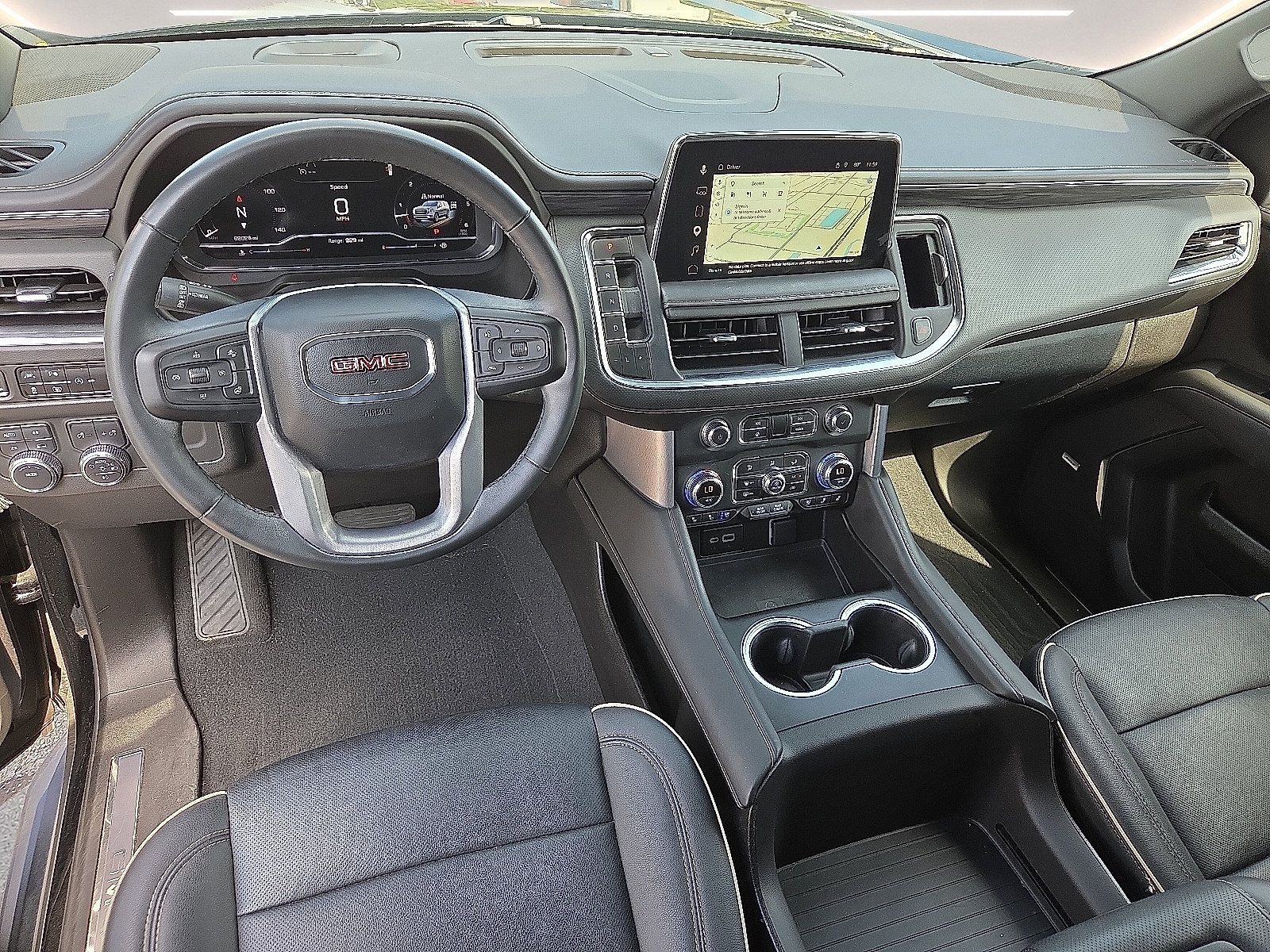 Used 2023 GMC Yukon SLT w/ SLT Luxury Package AWD/4WD image 6