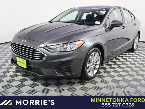 Used 2020 Ford Fusion SE FWD image 1