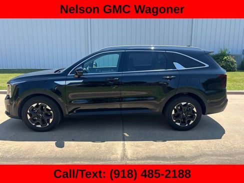 Used 2025 Kia Sorento S w/ Panoramic Sunroof Package FWD image 8