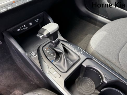 New 2025 Kia K4 LXS image 19