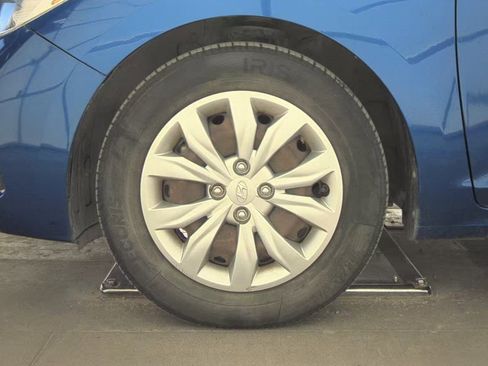 Used 2019 Hyundai Accent SE image 15