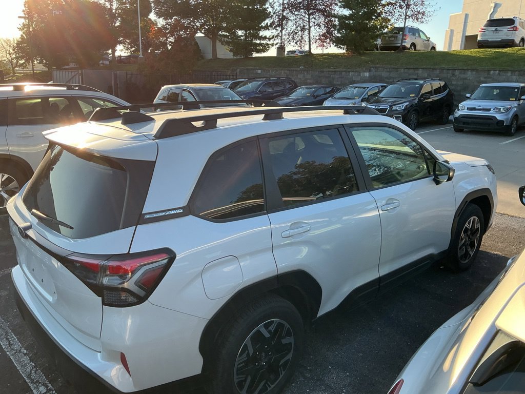 Used 2025 Subaru Forester Premium AWD/4WD image 6