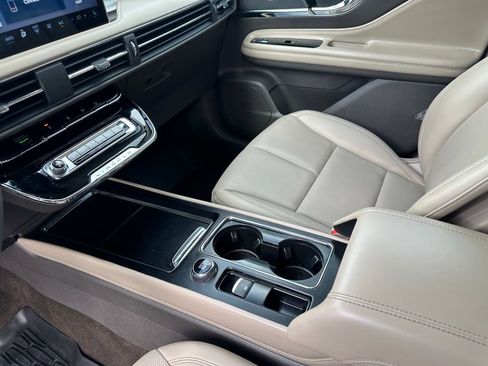 Used 2023 Lincoln Corsair AWD w/ Equipment Group 101A image 14