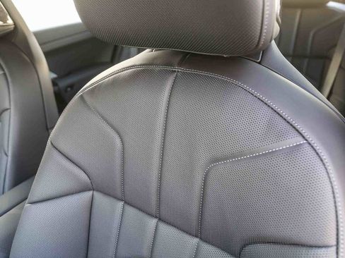 New 2026 BMW 740i w/ Premium Package image 21