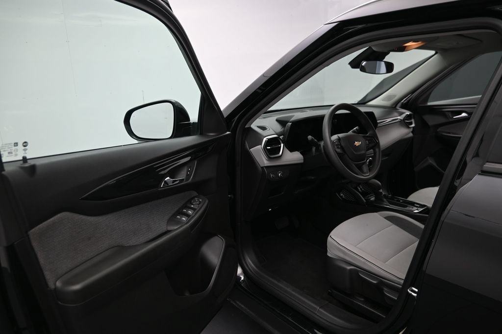 Used 2025 Chevrolet TrailBlazer LT FWD image 11