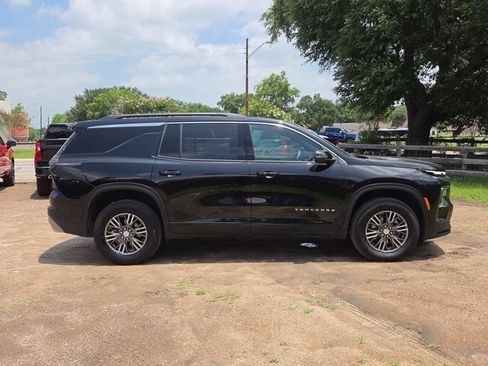 Certified 2026 Chevrolet Traverse LT FWD image 38