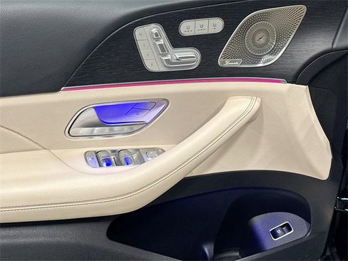 Used 2021 Mercedes-Benz GLS 450 4MATIC image 18