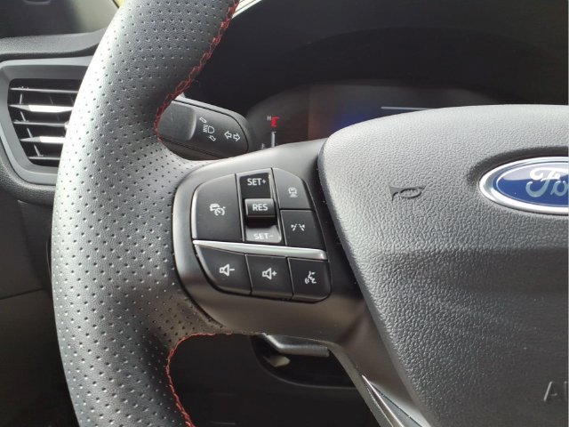 Certified 2024 Ford Escape ST-Line w/ Tech Pack #1 AWD/4WD image 15