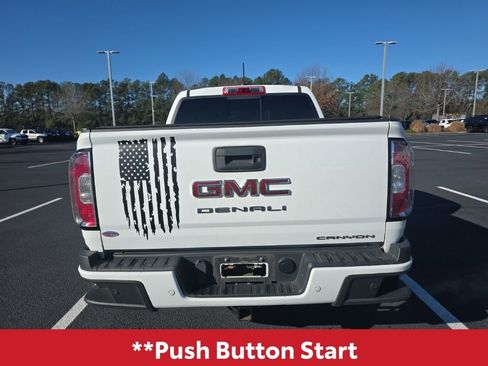 Used 2022 GMC Canyon Denali image 9