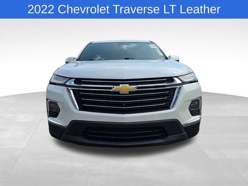 Used 2022 Chevrolet Traverse LT w/ LT Premium Package FWD image 9