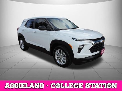 Used 2025 Chevrolet TrailBlazer LS w/ LS Convenience Package FWD image 3