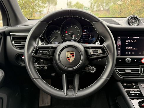 Used 2025 Porsche Macan image 15