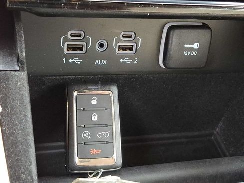 Used 2021 Jeep Grand Cherokee L Limited AWD/4WD image 28