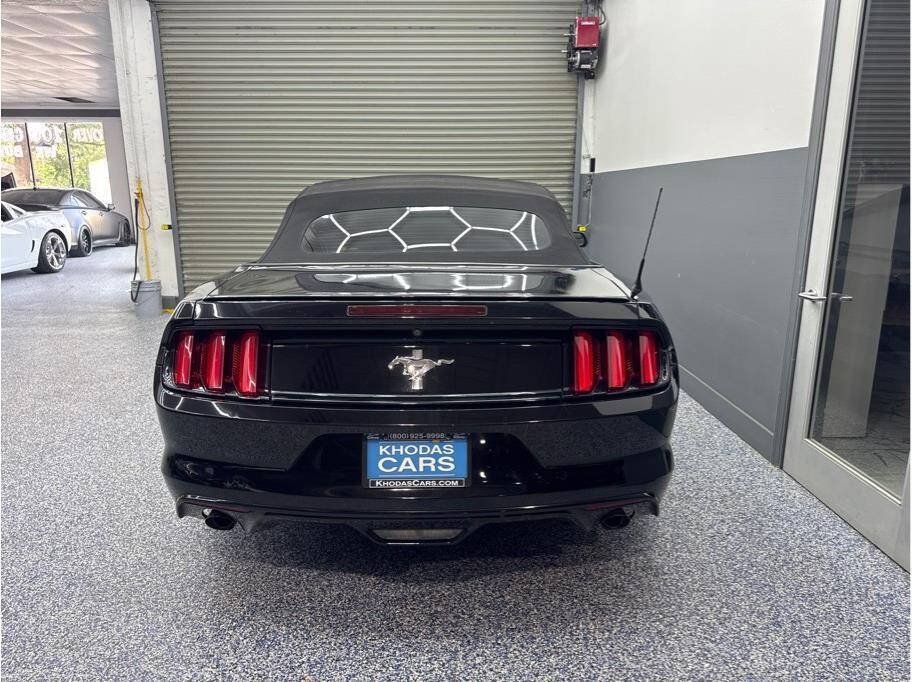 Used 2016 Ford Mustang Convertible w/ Equipment Group 051A RWD image 4