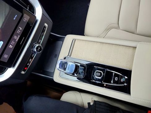 New 2026 Volvo XC90 T8 Plus w/ Protection Package AWD/4WD image 26