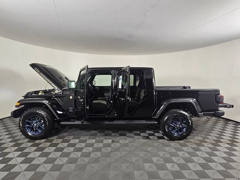 New 2026 Jeep Gladiator Sport AWD/4WD image 17