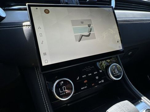 New 2025 Jaguar F-PACE R-Dynamic S image 32