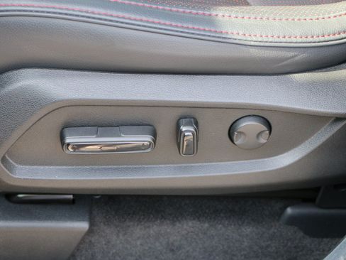Used 2025 Honda Pilot Black Edition image 30