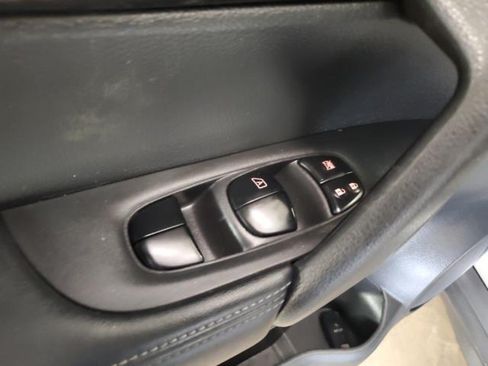 Used 2018 Nissan Rogue S AWD/4WD image 12