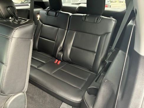 Used 2021 Ford Explorer XLT w/ Equipment Group 202A AWD/4WD image 18