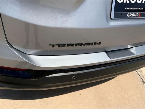 Used 2023 GMC Terrain SLT w/ Infotainment Package II FWD image 29