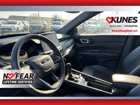 Used 2024 Jeep Compass Trailhawk image 23