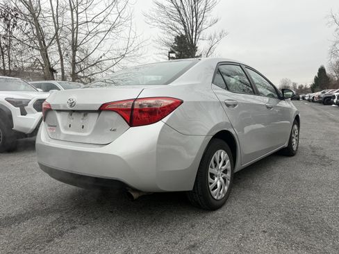 Used 2019 Toyota Corolla LE image 6