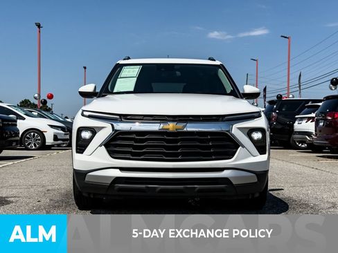 Used 2025 Chevrolet TrailBlazer LT FWD image 3