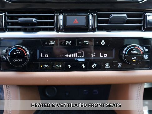 Used 2024 Nissan Pathfinder Platinum image 8