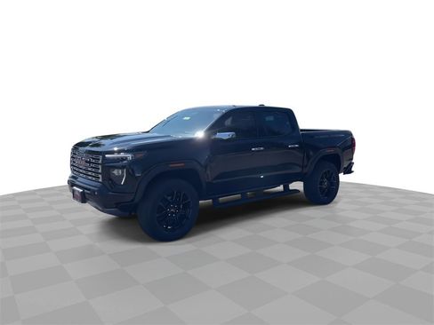 New 2025 GMC Canyon Denali w/ LPO, Denali Black Edition image 3