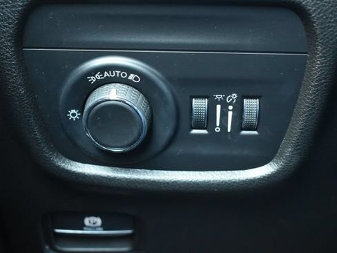 Used 2022 Jeep Grand Cherokee L Laredo AWD/4WD image 22