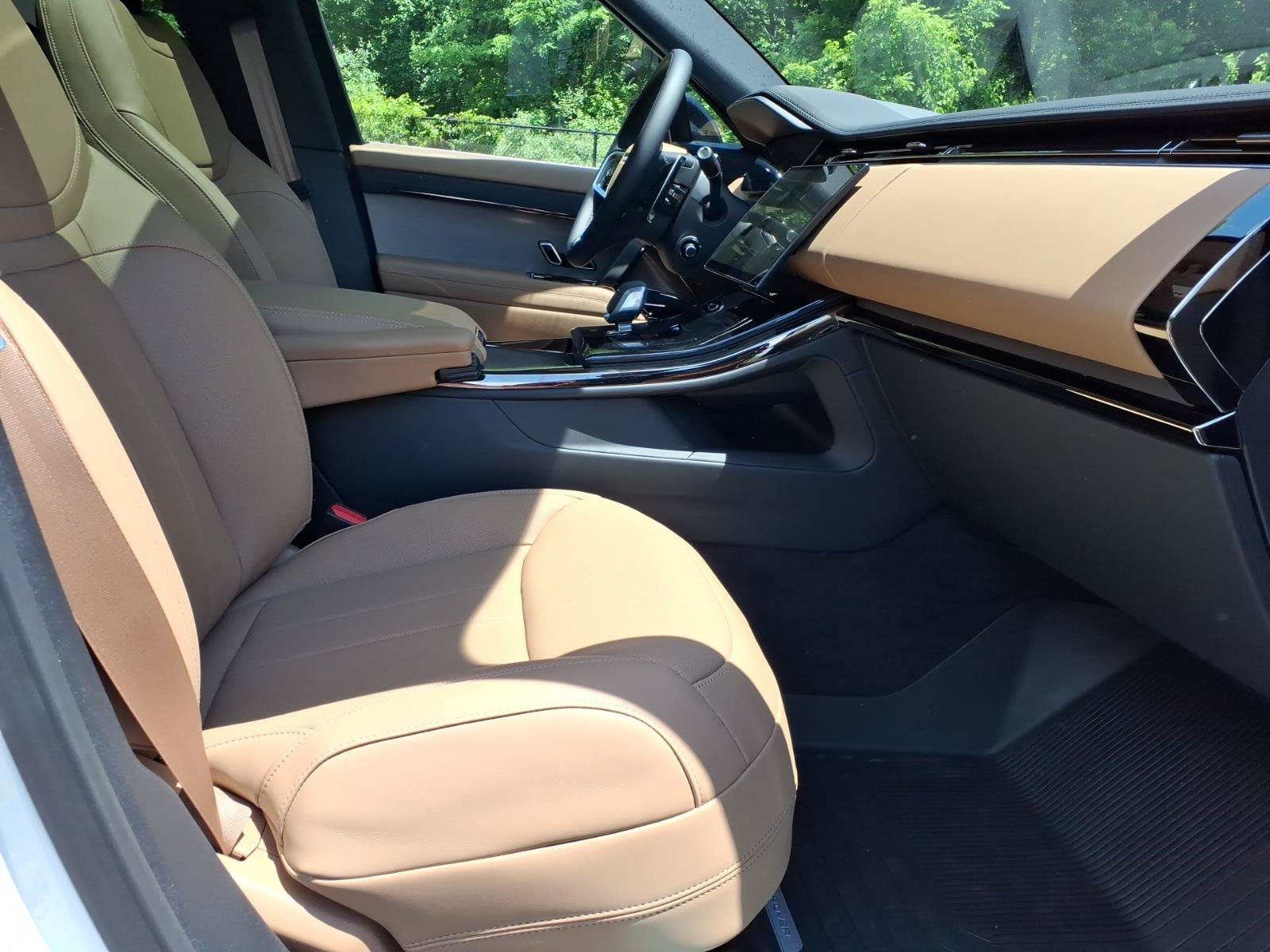 New 2026 Land Rover Range Rover Sport SE AWD/4WD image 3