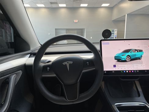 Used 2023 Tesla Model Y Long Range AWD/4WD image 19